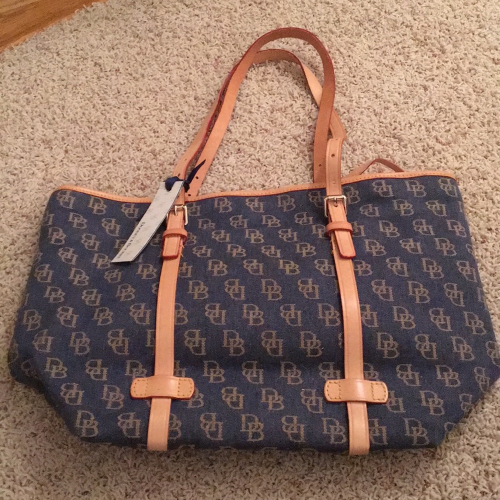 Dooney & Bourke Purse